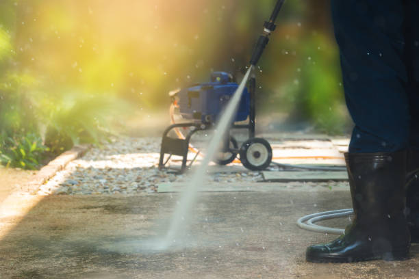 Best Rust Removal  in Lindenhurst, NY